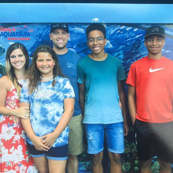 Meet your Posher, Jennifer - Picture 1 of 1